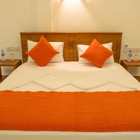 Lavinia Escapes Hotel Dehiwala-Mount Lavinia ภายนอก รูปภาพ