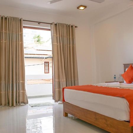 Lavinia Escapes Hotel Dehiwala-Mount Lavinia ภายนอก รูปภาพ