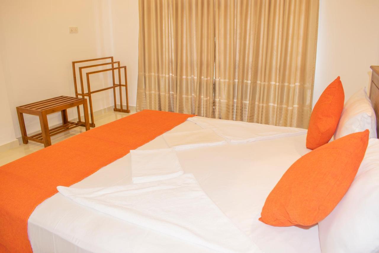 Lavinia Escapes Hotel Dehiwala-Mount Lavinia ภายนอก รูปภาพ