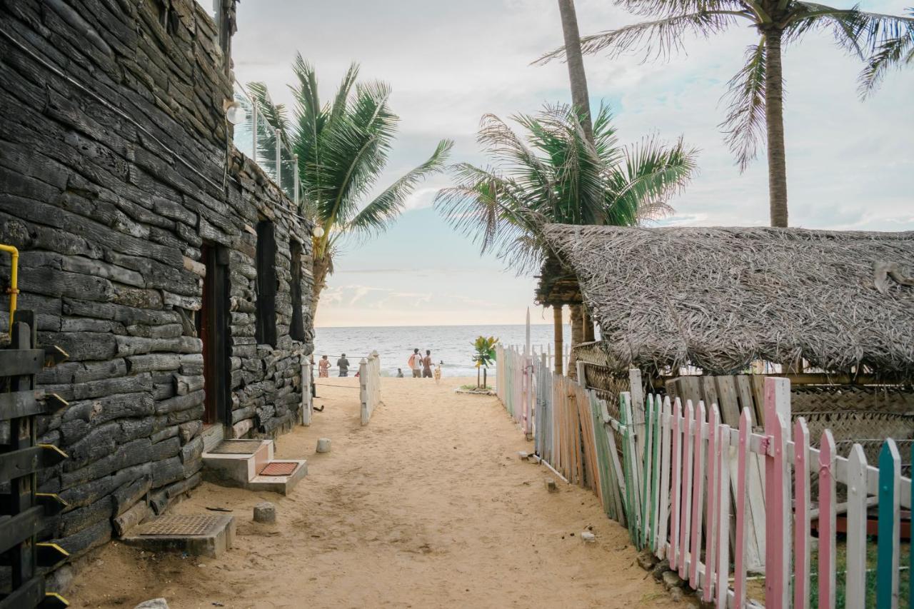 Lavinia Escapes Hotel Dehiwala-Mount Lavinia ภายนอก รูปภาพ