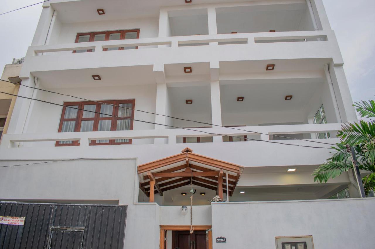 Lavinia Escapes Hotel Dehiwala-Mount Lavinia ภายนอก รูปภาพ
